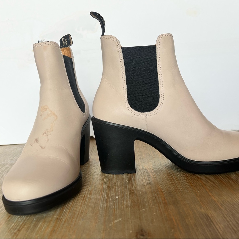 Blundstone Beige Heel Ankle Boots